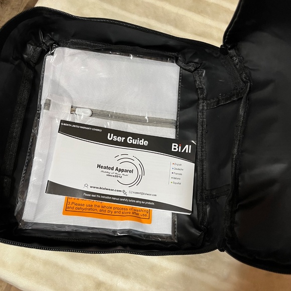 Battery Powered Heated Vest - Size L Comes With Battery - Picture 8 of 9